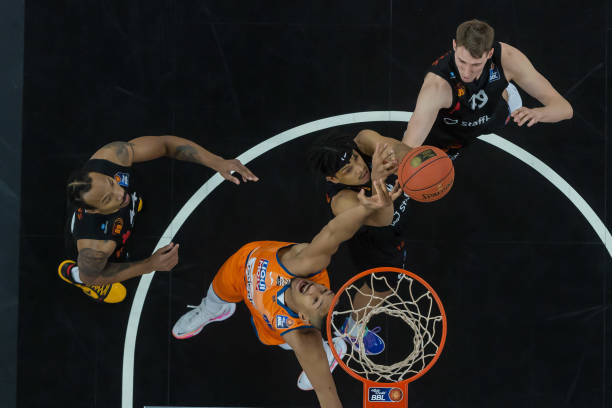 本案一审结 本案一审结