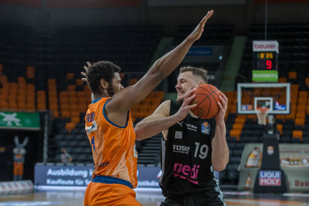 场地不熟或 场地不熟或