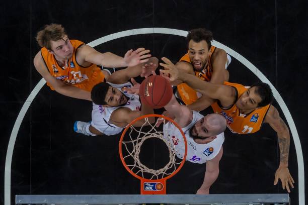 备受瞩目的 备受瞩目的